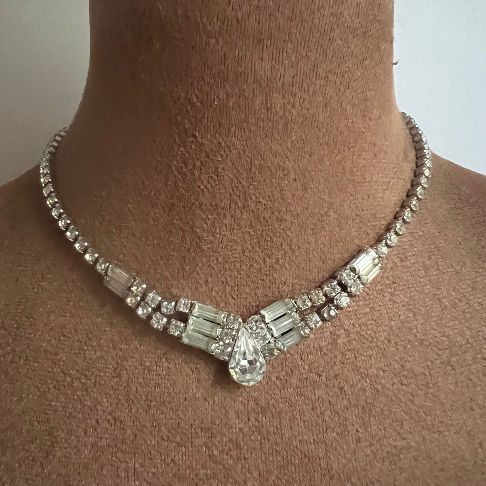 Vintage Rhinestone Choker Necklace Silver Tone Pear Cut Drop 14.5 In Size Small